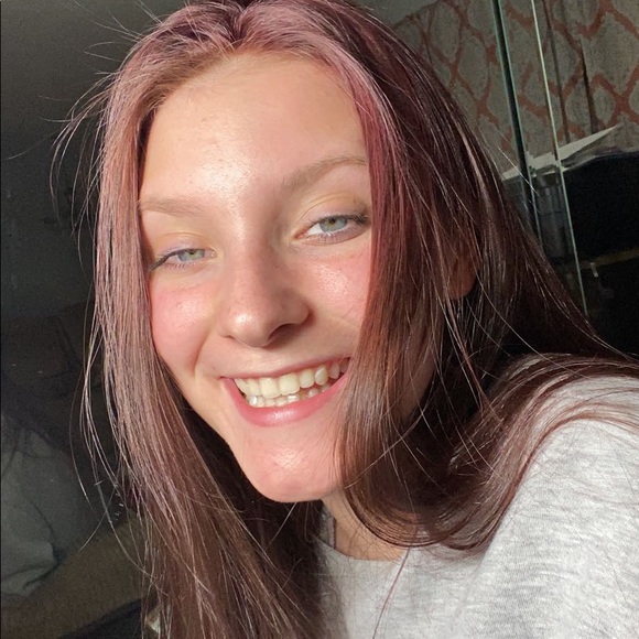 Meet your Posher, Carah - Picture 1 of 1